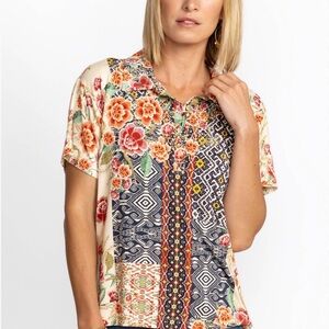 Johnny Was AZTEC FLOWER SHORT SLEEVE POLO TEE - Women’s Small - NEW without tags